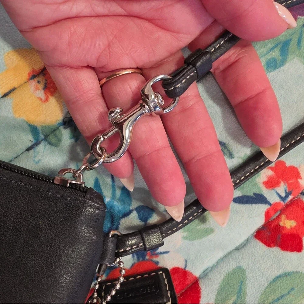 Coach small Black Wristlet Wristlet Y2K - Picture 10 of 10